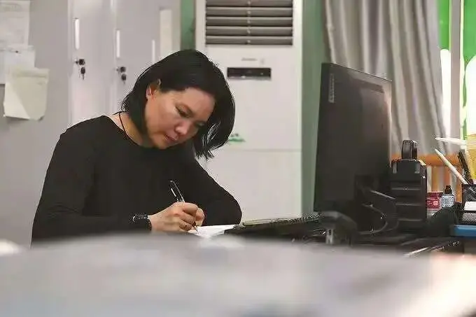 间欢呼, entit, 业余时间