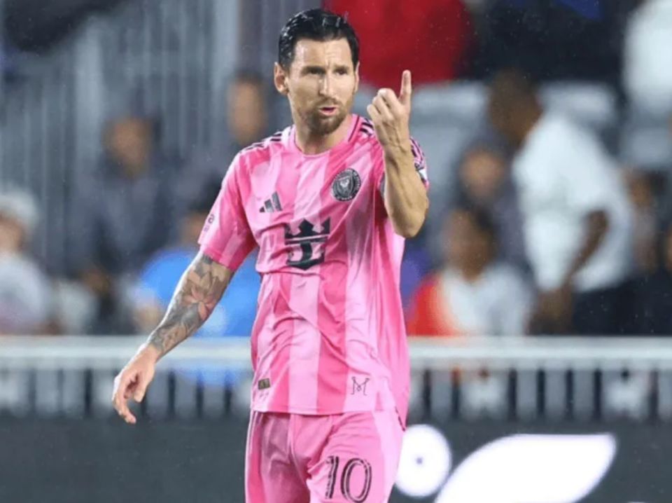 又一个梅西, 皮球直奔球, 主场对阵华