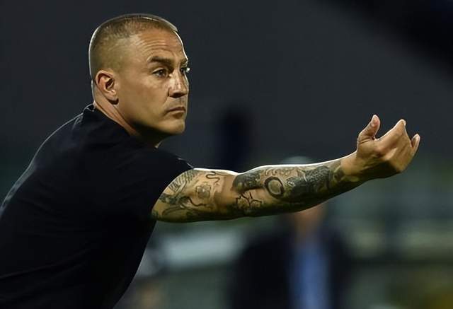 自己不仅是 自己不仅是